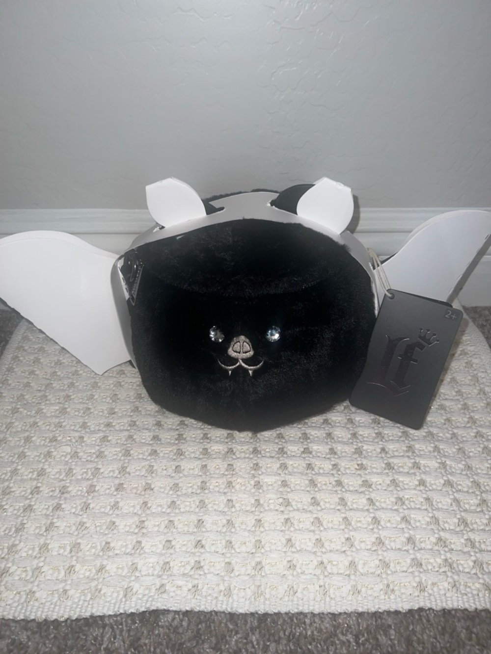 NWT Loungefly Plush Bat Figural Crossbody Bag RARE - Picture 7 of 10